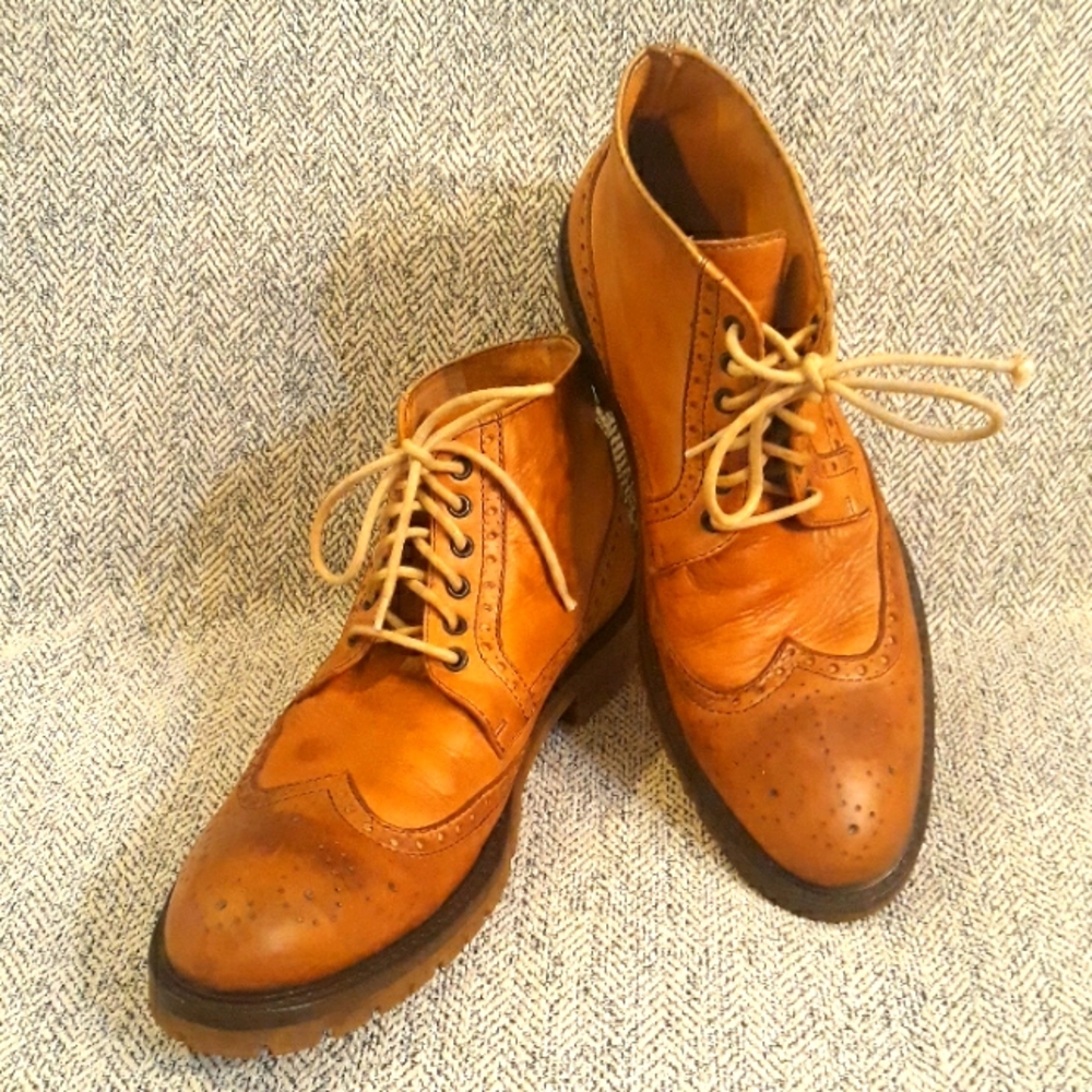 Cavellini Italy, Men's Brouge, Wingtip Leather Ankle Boots.